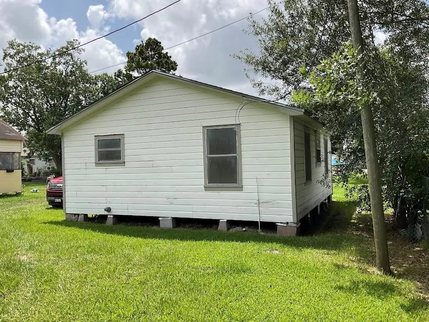 805 E Calhoun Street El Campo, TX 77437