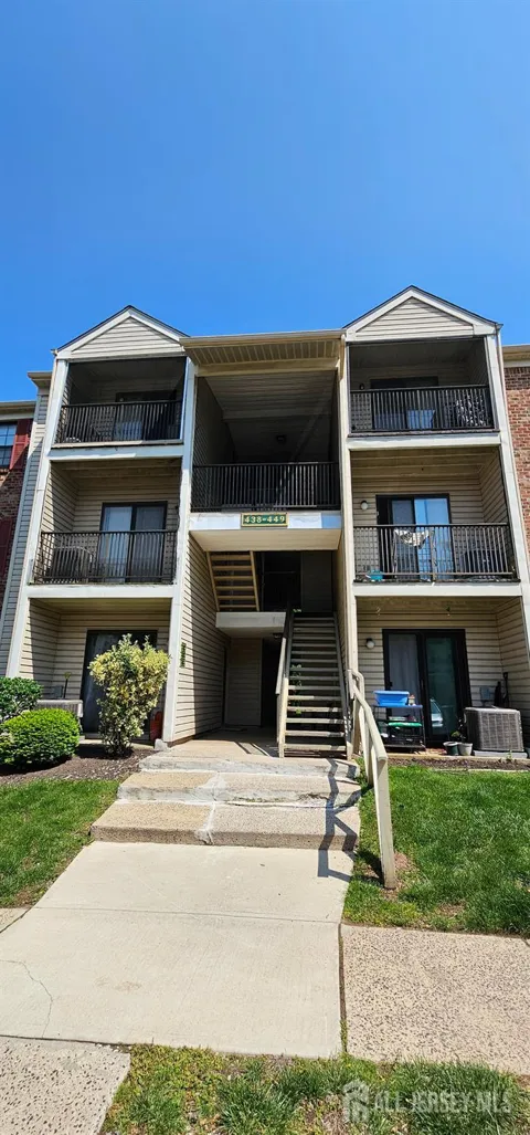 447 LANCASTER COURT