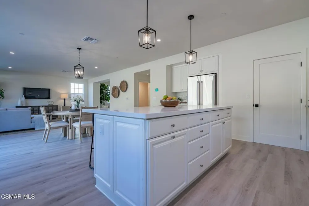 4679 Summit Avenue Simi Valley, CA 93063