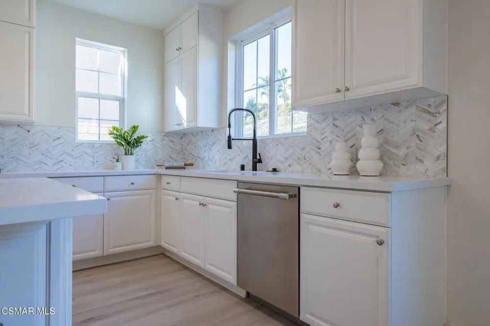 4679 Summit Avenue Simi Valley, CA 93063