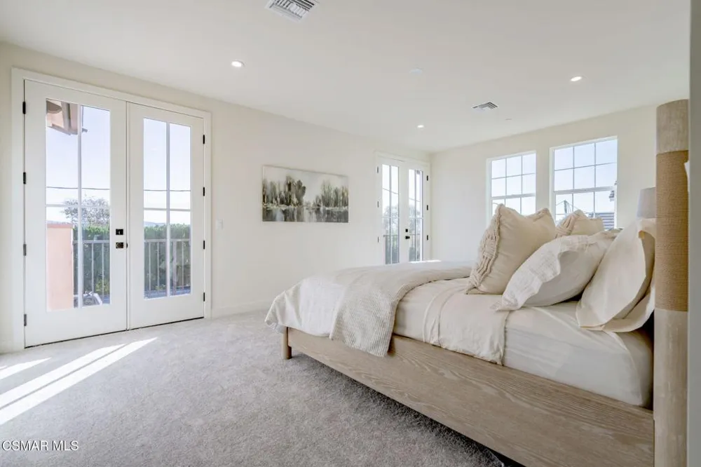 4679 Summit Avenue Simi Valley, CA 93063