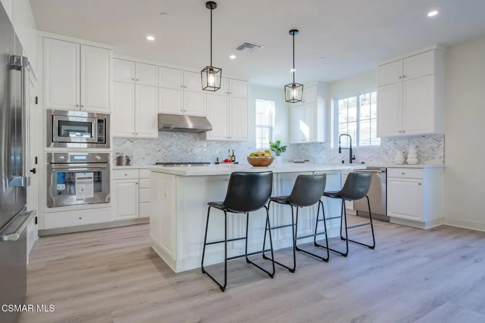 4679 Summit Avenue Simi Valley, CA 93063