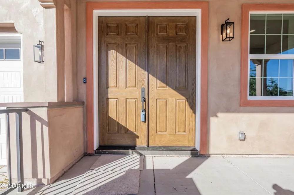 4679 Summit Avenue Simi Valley, CA 93063