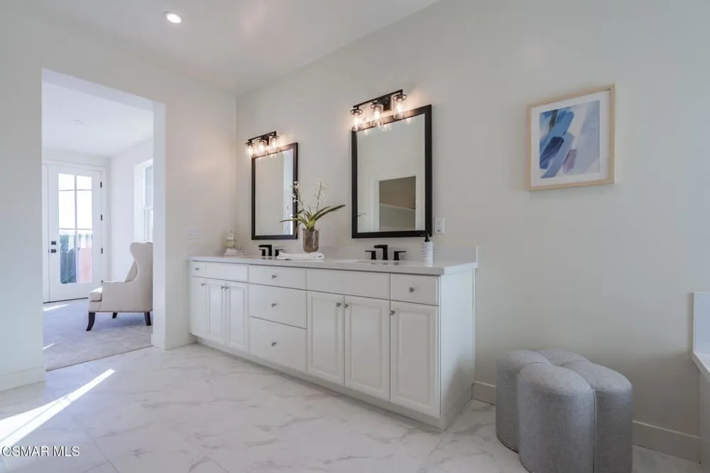 4679 Summit Avenue Simi Valley, CA 93063