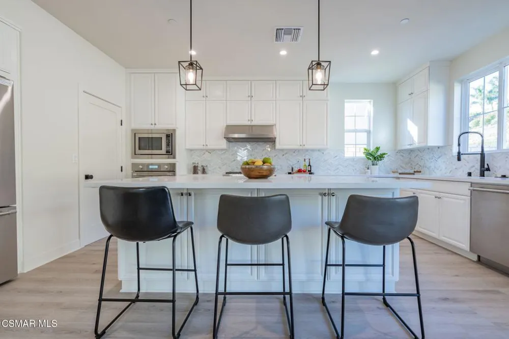 4679 Summit Avenue Simi Valley, CA 93063