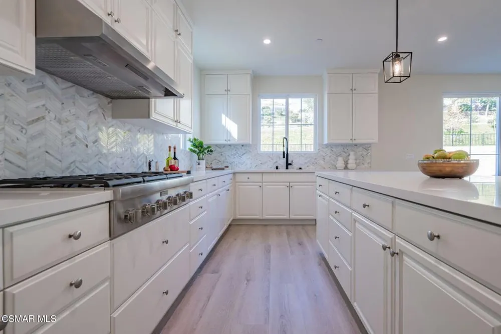 4679 Summit Avenue Simi Valley, CA 93063