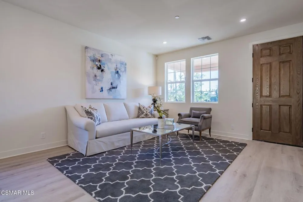 4679 Summit Avenue Simi Valley, CA 93063