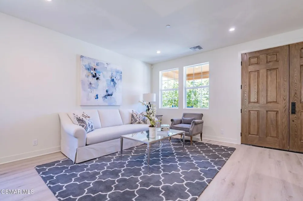 4679 Summit Avenue Simi Valley, CA 93063