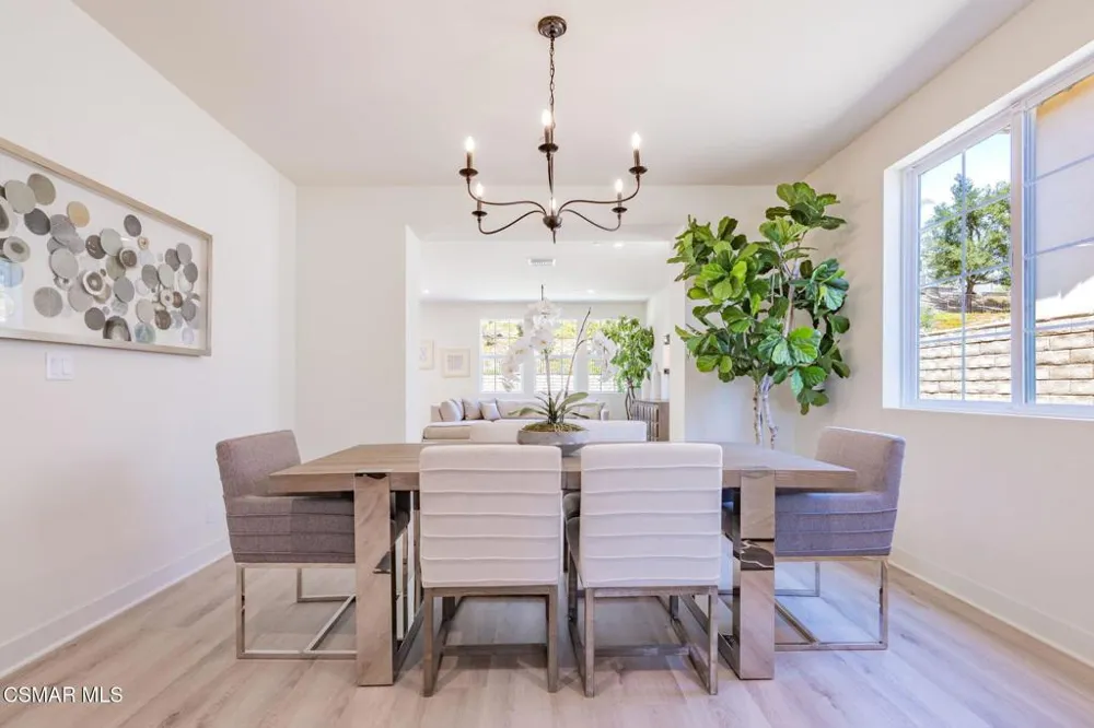 4679 Summit Avenue Simi Valley, CA 93063