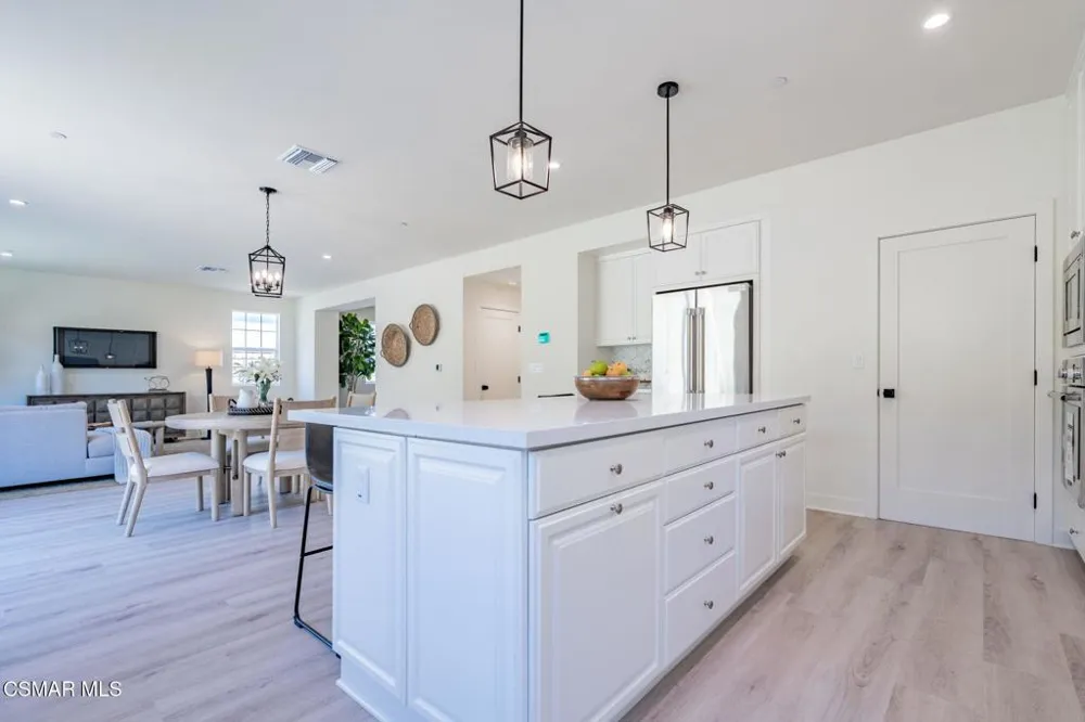 4679 Summit Avenue Simi Valley, CA 93063