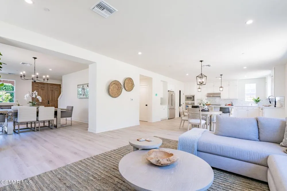 4679 Summit Avenue Simi Valley, CA 93063