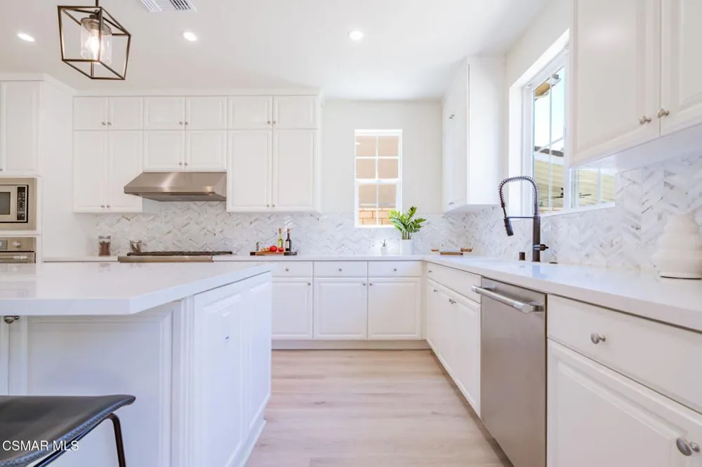 4679 Summit Avenue Simi Valley, CA 93063