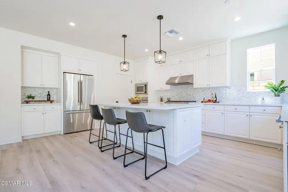 4679 Summit Avenue Simi Valley, CA 93063
