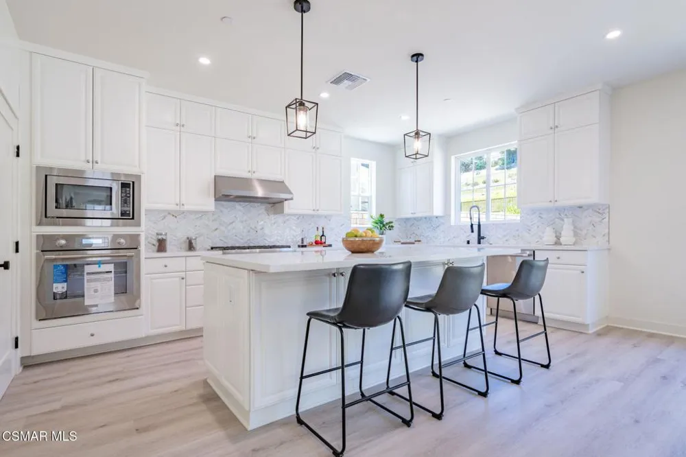 4679 Summit Avenue Simi Valley, CA 93063