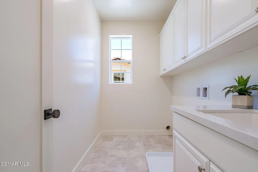 4679 Summit Avenue Simi Valley, CA 93063