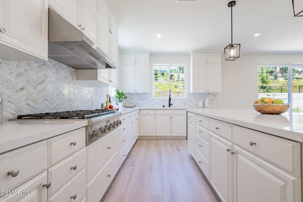 4679 Summit Avenue Simi Valley, CA 93063
