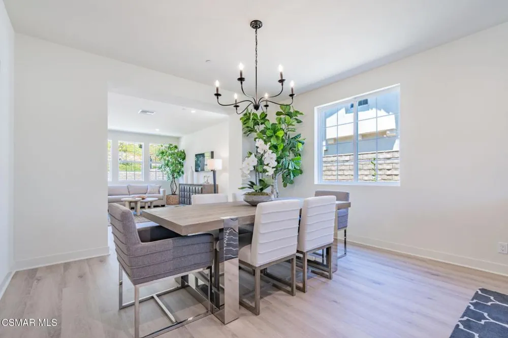 4679 Summit Avenue Simi Valley, CA 93063