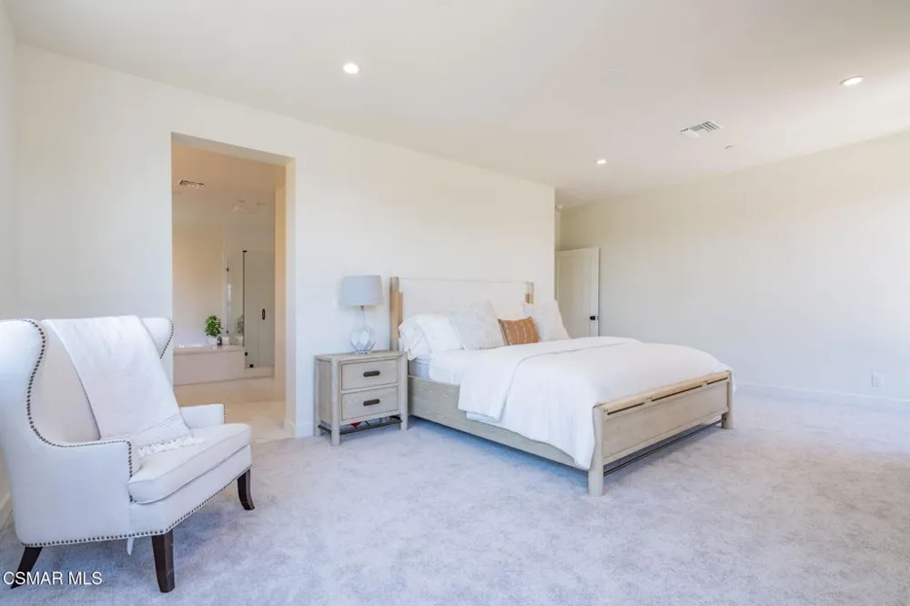 4679 Summit Avenue Simi Valley, CA 93063