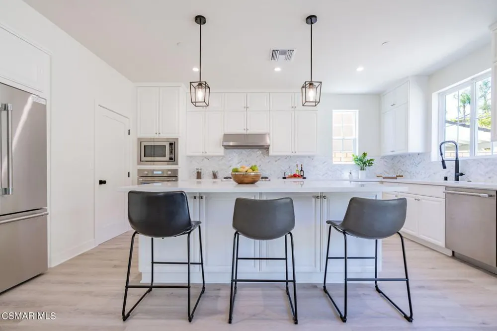 4679 Summit Avenue Simi Valley, CA 93063
