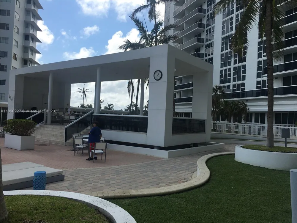 10275 Collins Ave #628 Bal Harbour, FL 33154