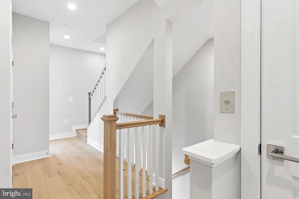10302 GROSVENOR PLACE Rockville, MD 20852
