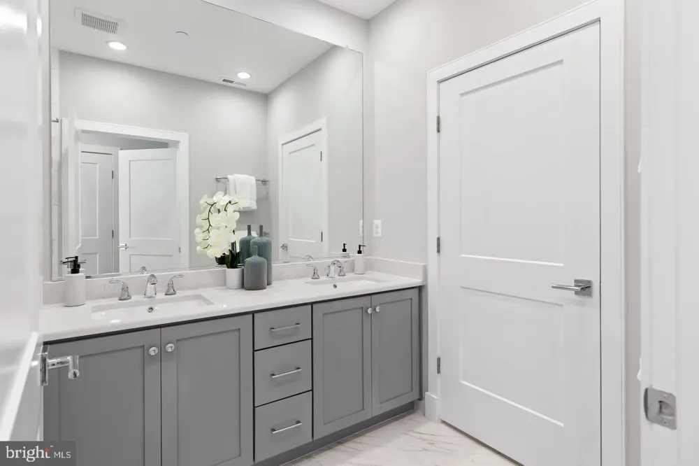 10302 GROSVENOR PLACE Rockville, MD 20852