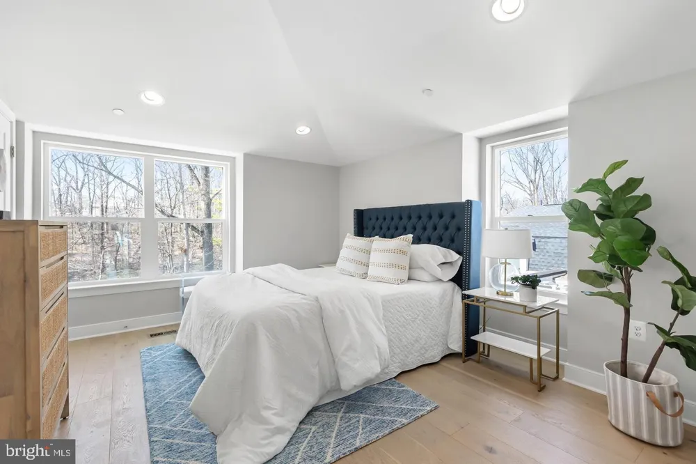 10302 GROSVENOR PLACE Rockville, MD 20852