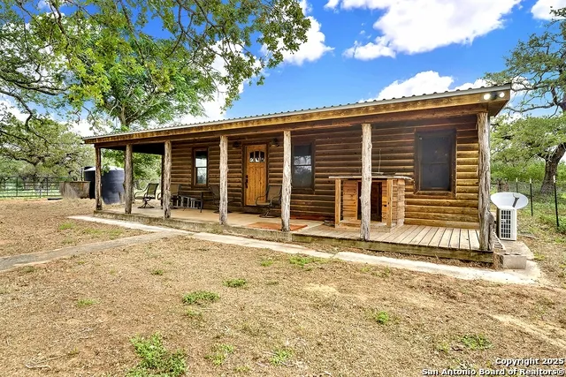 1494 County Road 433 Stockdale, TX 78160
