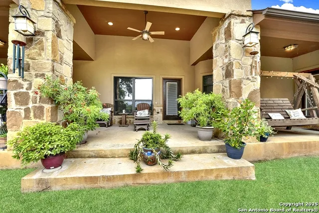 1494 County Road 433 Stockdale, TX 78160