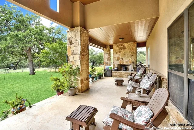 1494 County Road 433 Stockdale, TX 78160