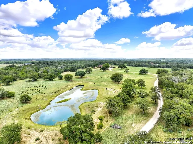 1494 County Road 433 Stockdale, TX 78160