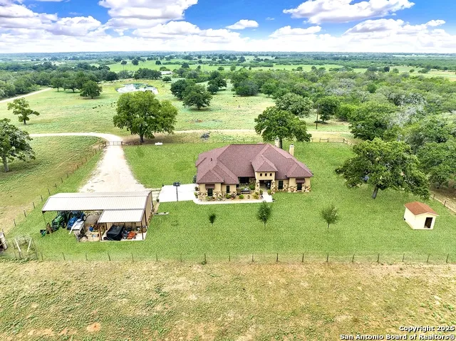 1494 County Road 433 Stockdale, TX 78160