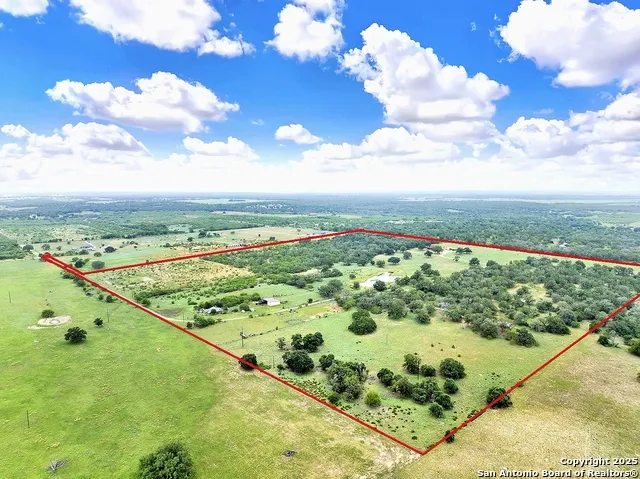 1494 County Road 433 Stockdale, TX 78160