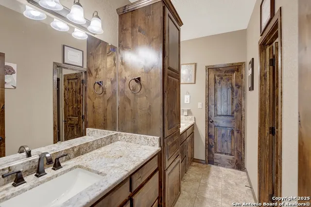 1494 County Road 433 Stockdale, TX 78160