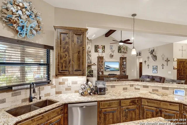 1494 County Road 433 Stockdale, TX 78160