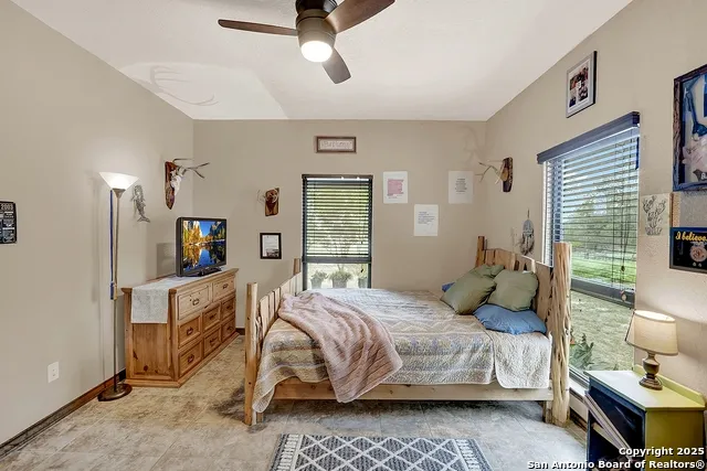 1494 County Road 433 Stockdale, TX 78160