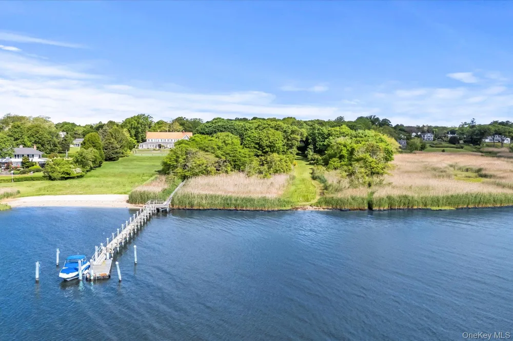 198 South Country Road Bellport Village, NY 11713
