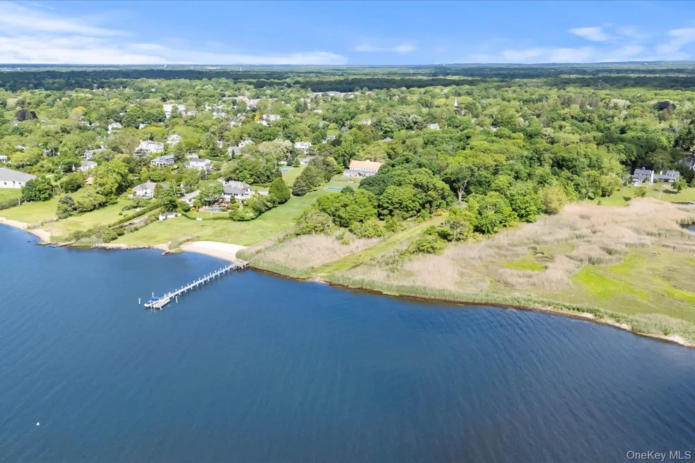 198 South Country Road Bellport Village, NY 11713