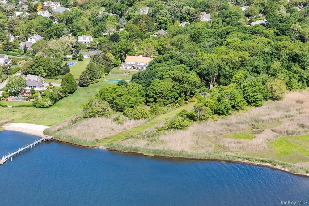 198 South Country Road Bellport Village, NY 11713