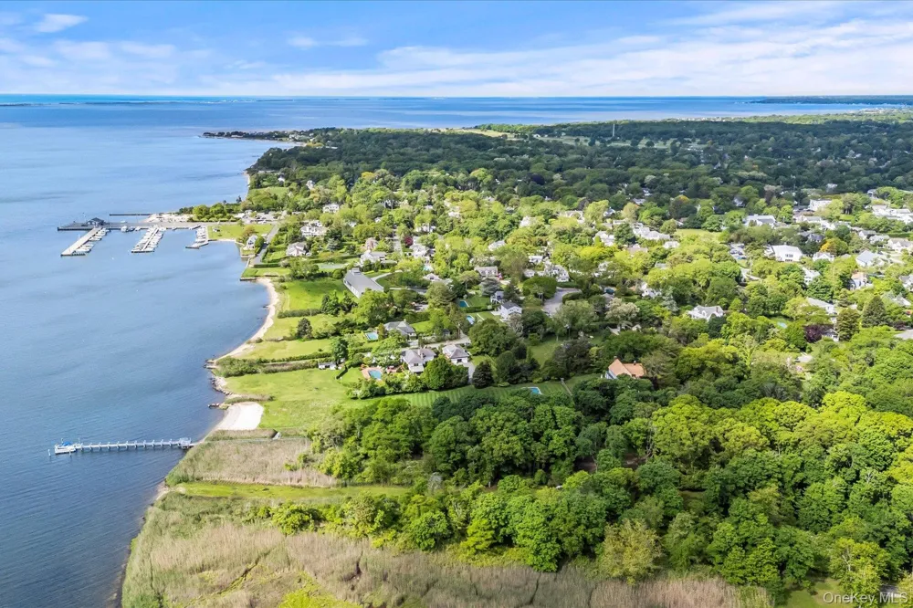 198 South Country Road Bellport Village, NY 11713