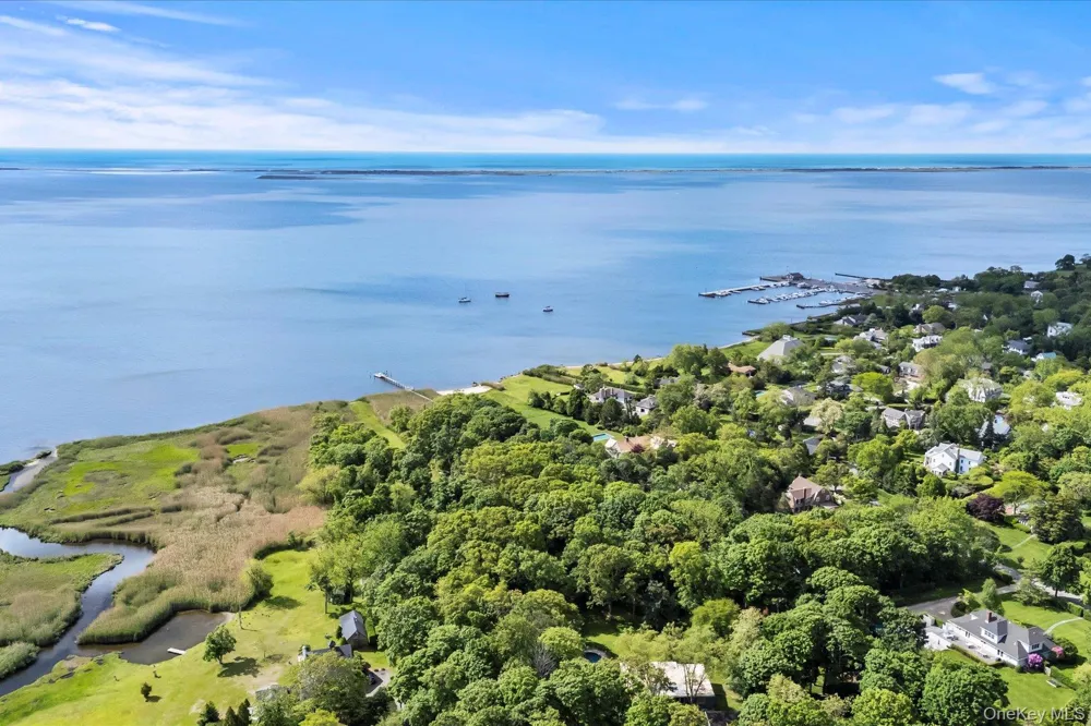 198 South Country Road Bellport Village, NY 11713