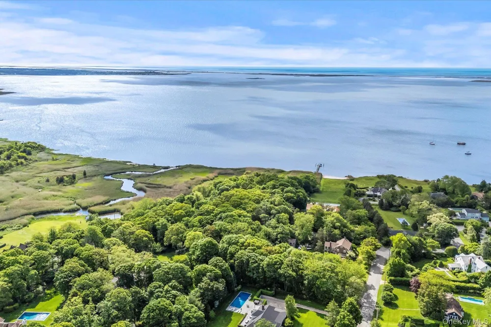 198 South Country Road Bellport Village, NY 11713