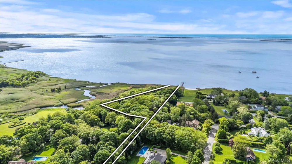 198 South Country Road Bellport Village, NY 11713