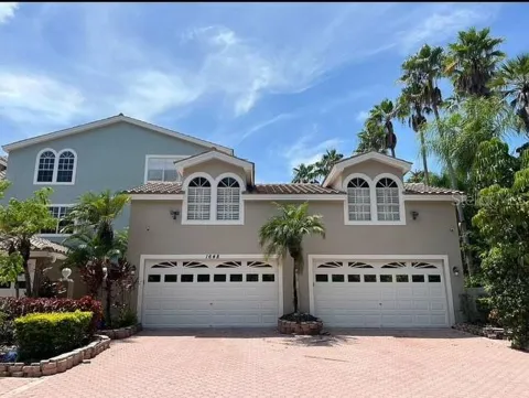 1648 LAGO VISTA BOULEVARD