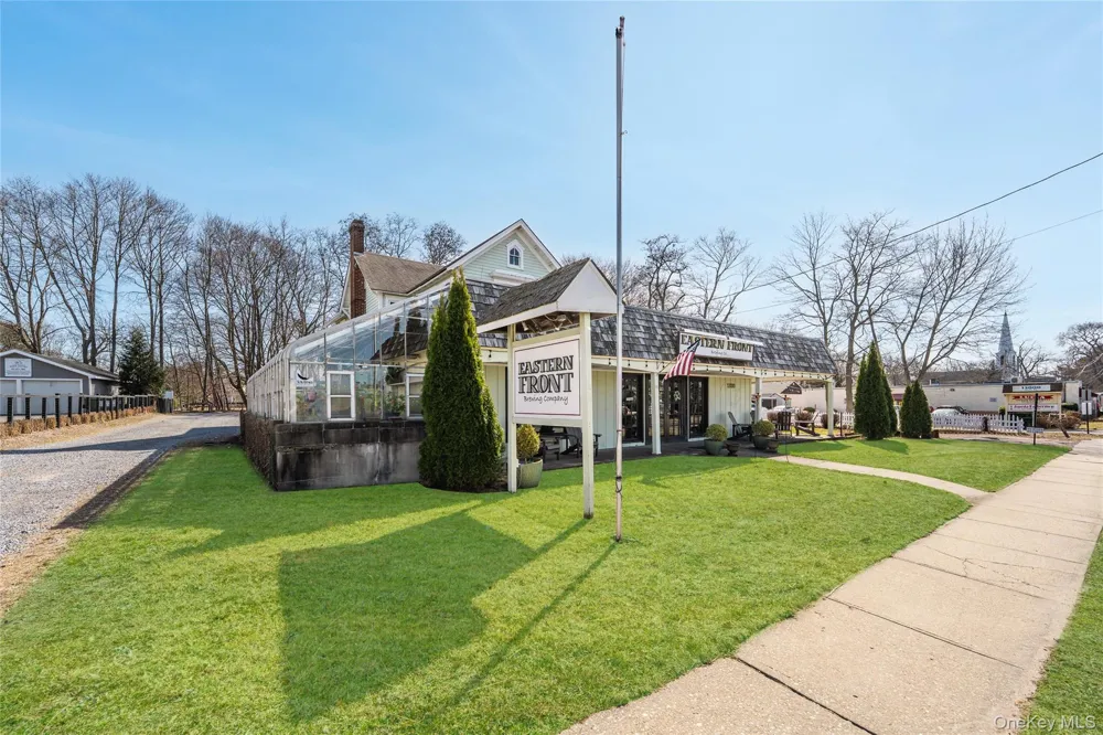13100 Main Rd Mattituck, NY 11952