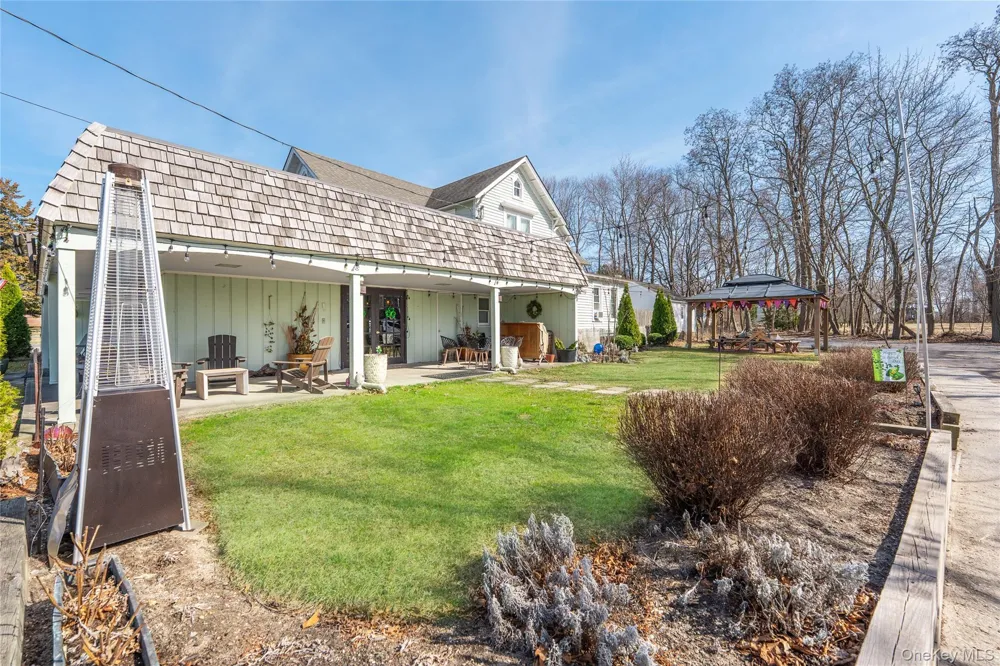 13100 Main Rd Mattituck, NY 11952