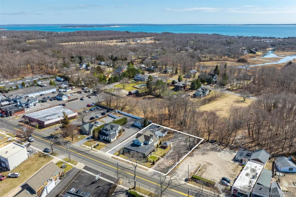 13100 Main Rd Mattituck, NY 11952