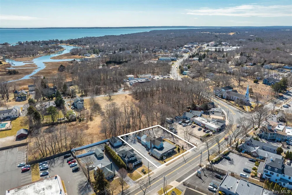 13100 Main Rd Mattituck, NY 11952