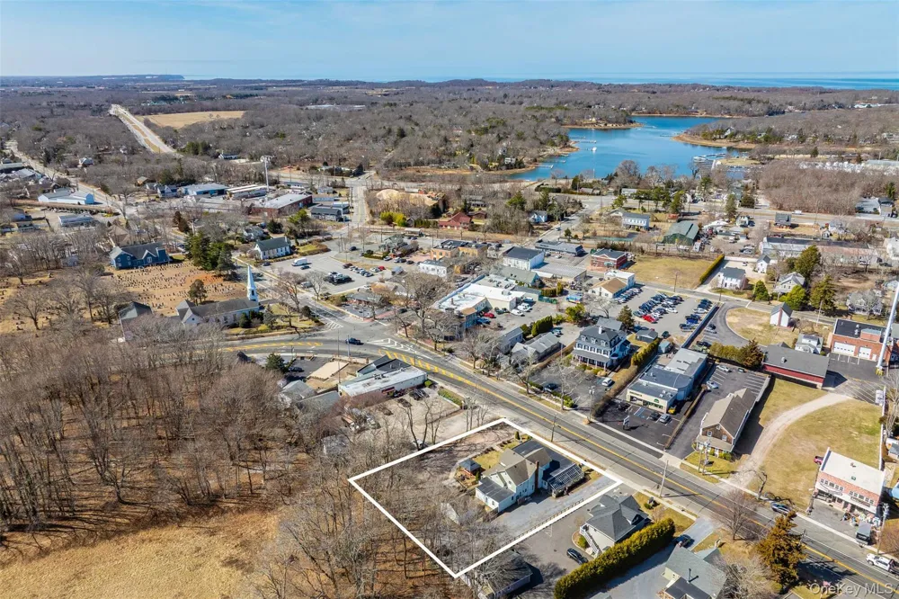 13100 Main Rd Mattituck, NY 11952