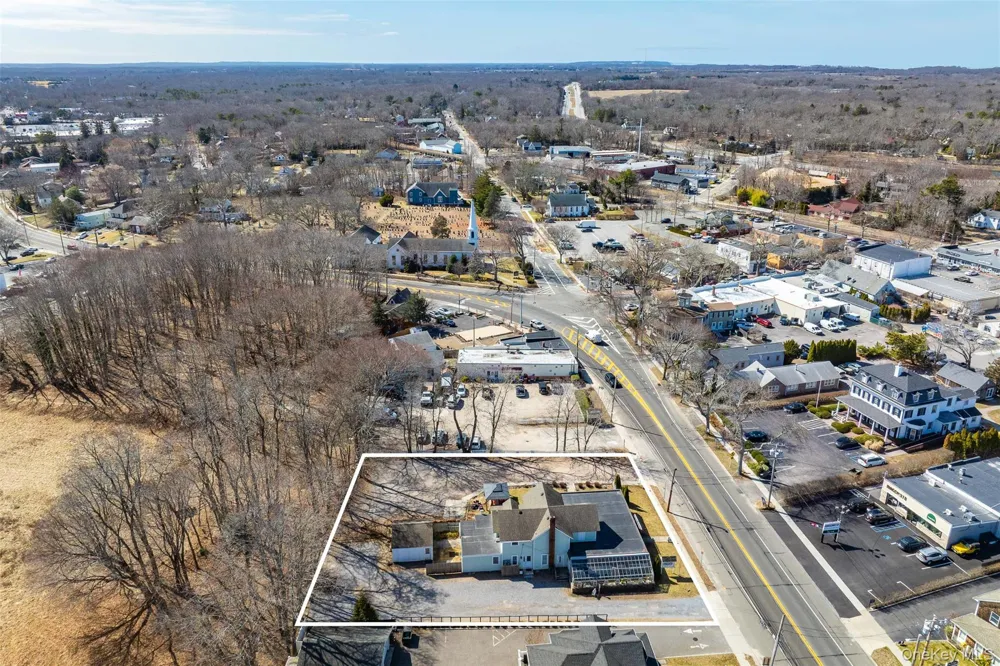 13100 Main Rd Mattituck, NY 11952